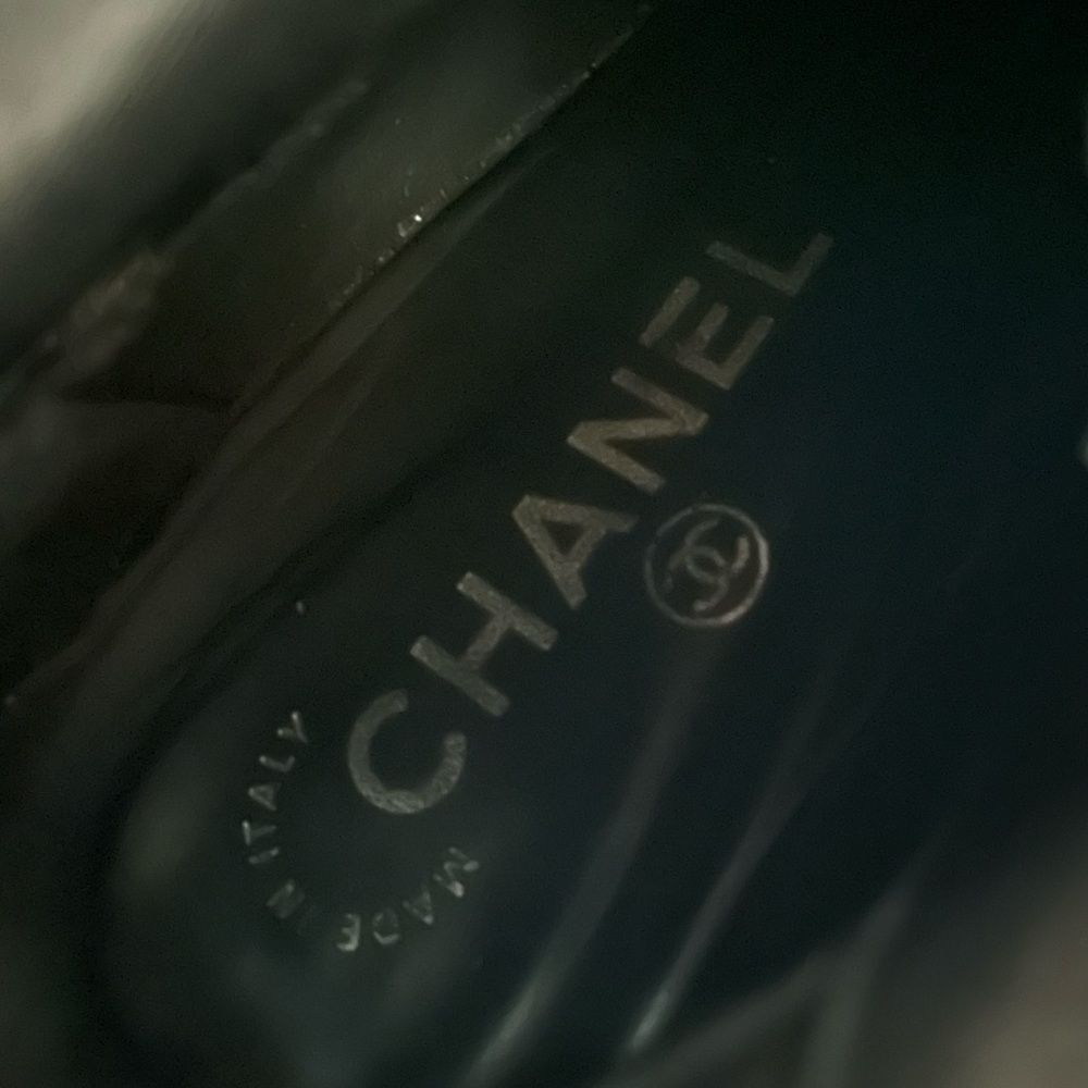 Chanel Black Lambskin Knee-High Boots 2010 Cap Toe Patent Leather CC Logo EU 37 - Picture 7 of 8